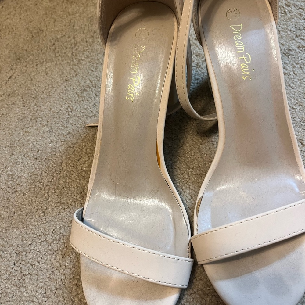 Dream Pairs Women's Elegant Cream Heels